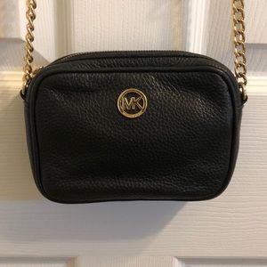 BLACK MICHAEL KORS CROSS BODY